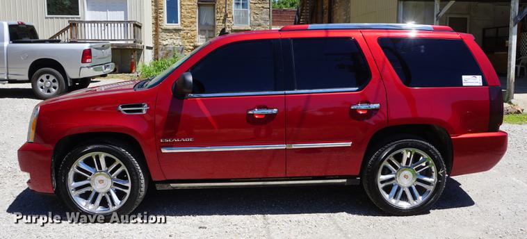 image for item DD7748 2013 Cadillac Escalade SUV