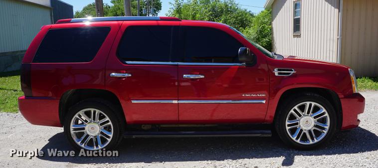 image for item DD7748 2013 Cadillac Escalade SUV