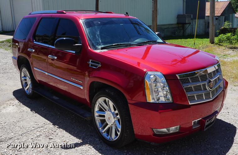 image for item DD7748 2013 Cadillac Escalade SUV