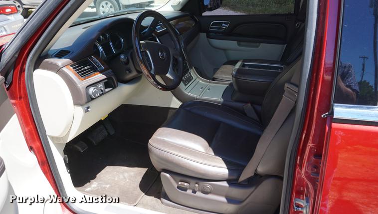 image for item DD7748 2013 Cadillac Escalade SUV