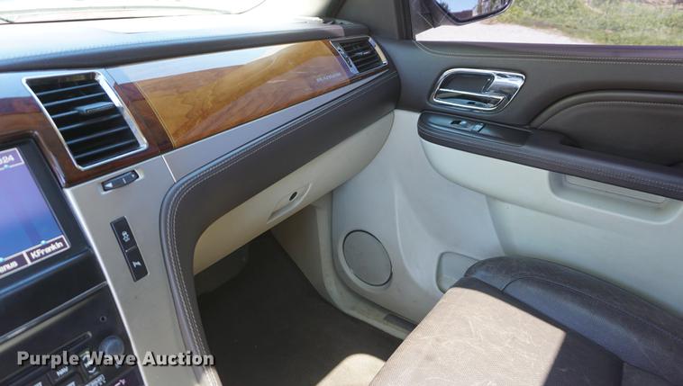 image for item DD7748 2013 Cadillac Escalade SUV