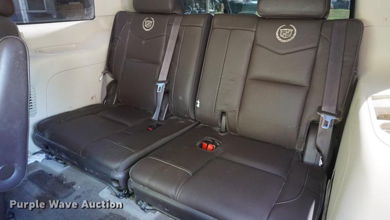 image for item DD7748 2013 Cadillac Escalade SUV