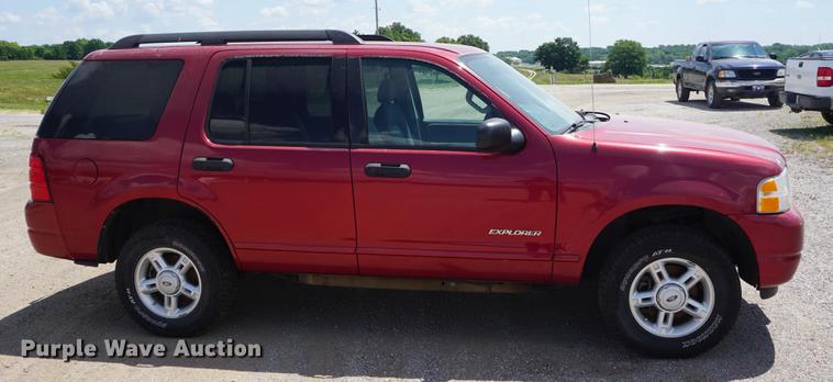 image for item DD7754 2005 Ford Explorer SUV