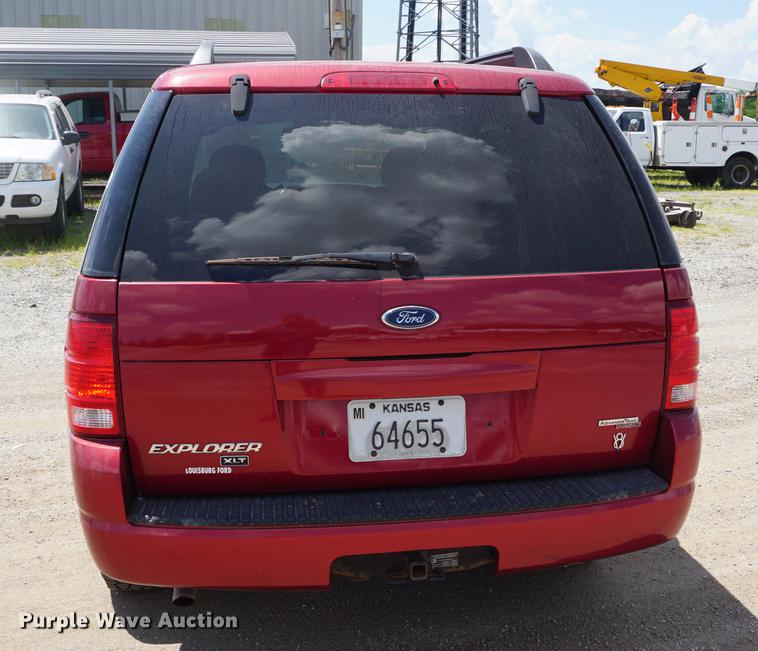 image for item DD7754 2005 Ford Explorer SUV