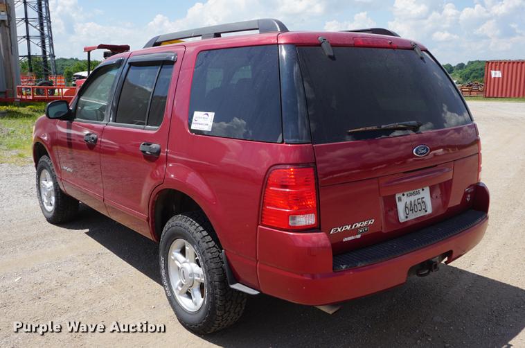 image for item DD7754 2005 Ford Explorer SUV