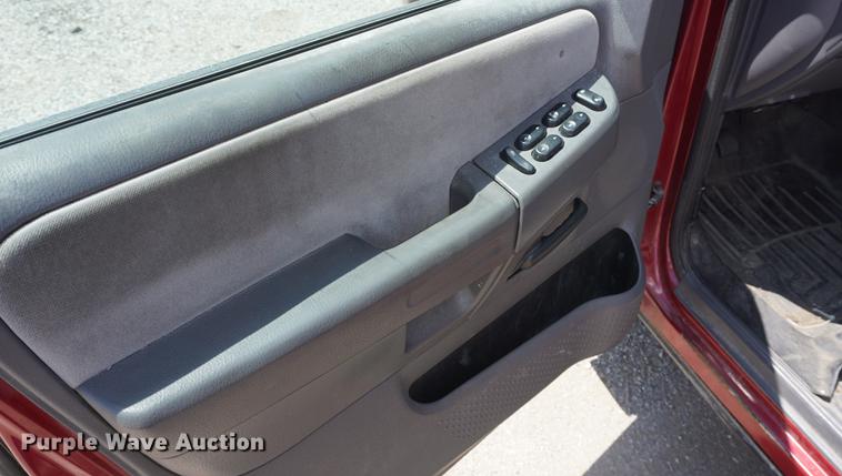 image for item DD7754 2005 Ford Explorer SUV