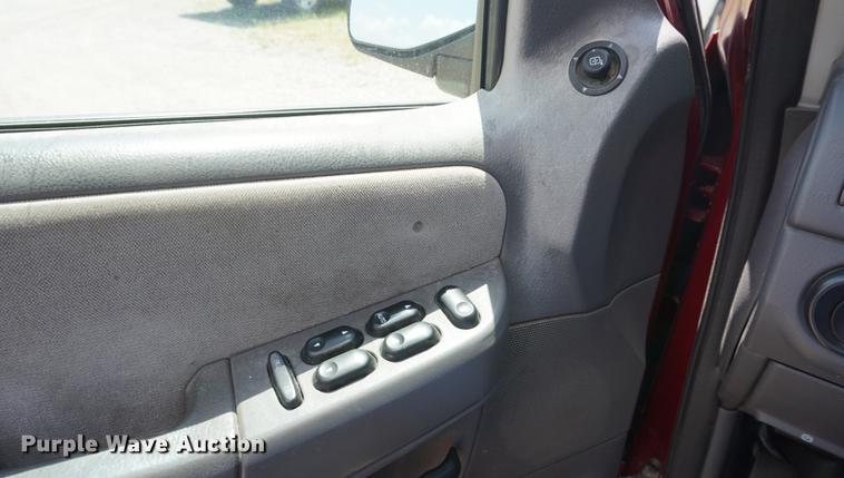 image for item DD7754 2005 Ford Explorer SUV