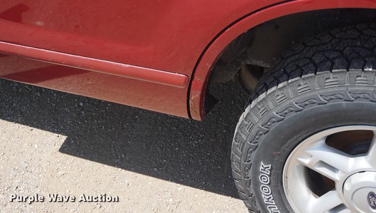 image for item DD7754 2005 Ford Explorer SUV