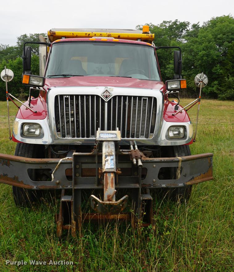 image for item DD7781 2006 International 7400 dump truck