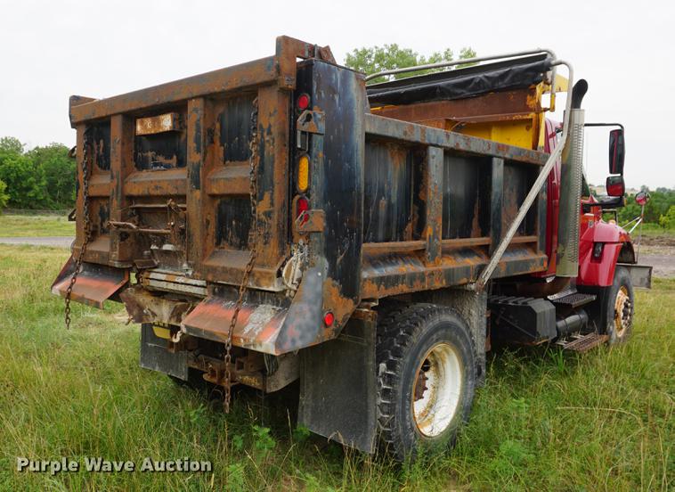 image for item DD7781 2006 International 7400 dump truck