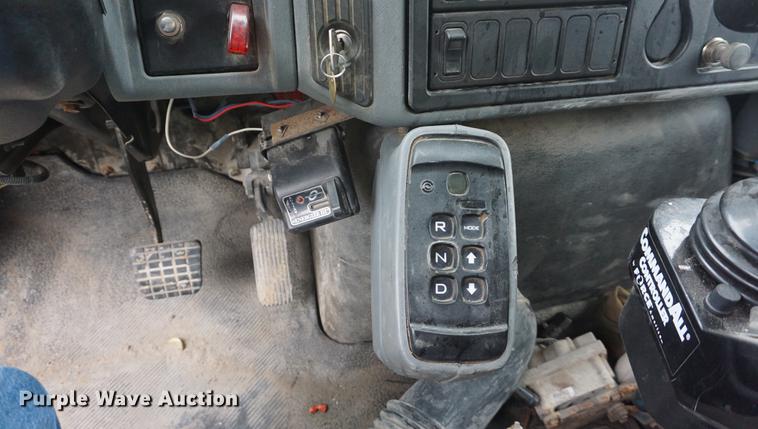 image for item DD7781 2006 International 7400 dump truck