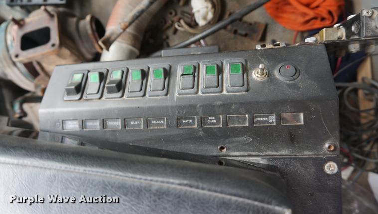 image for item DD7781 2006 International 7400 dump truck