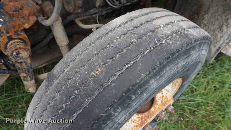 image for item DD7781 2006 International 7400 dump truck