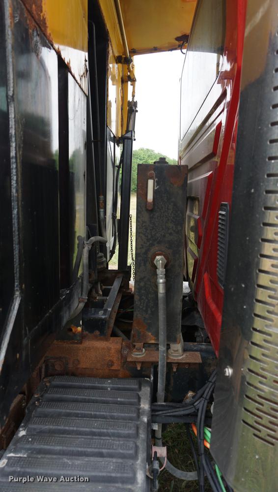 image for item DD7781 2006 International 7400 dump truck