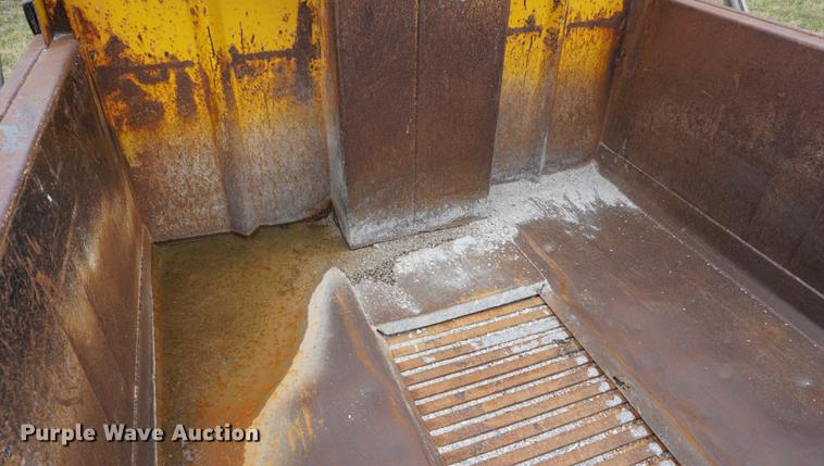 image for item DD7781 2006 International 7400 dump truck