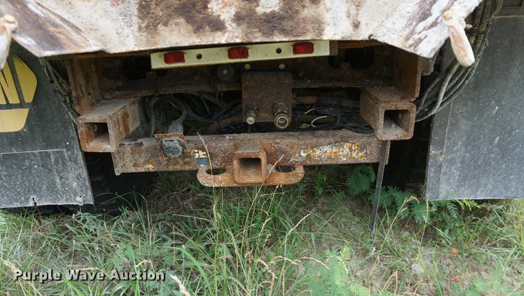 image for item DD7781 2006 International 7400 dump truck