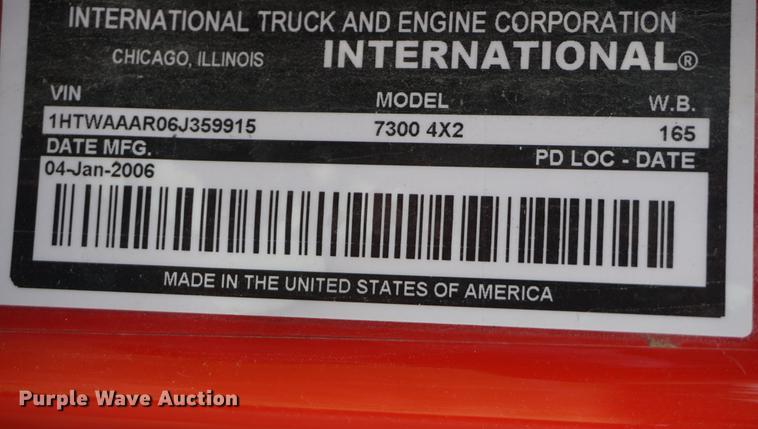 image for item DD7781 2006 International 7400 dump truck