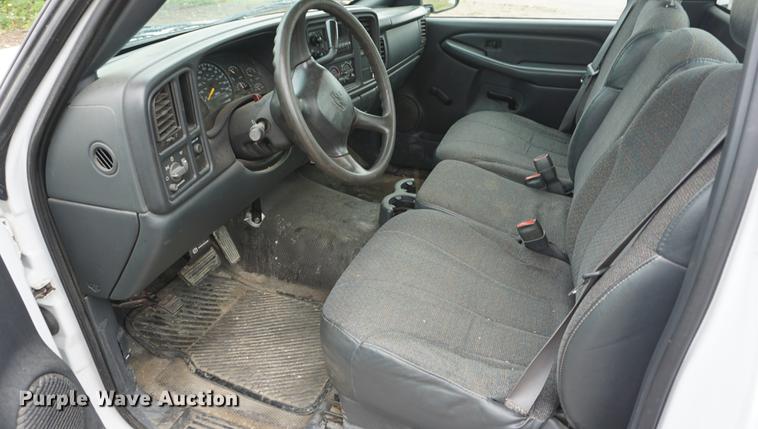 image for item DD7782 2001 Chevrolet Silverado 1500 pickup truck