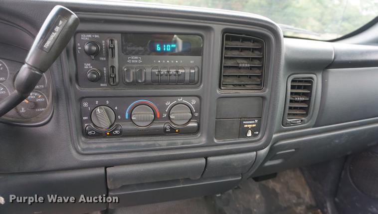 image for item DD7782 2001 Chevrolet Silverado 1500 pickup truck