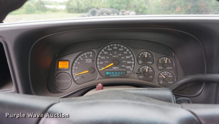 image for item DD7782 2001 Chevrolet Silverado 1500 pickup truck