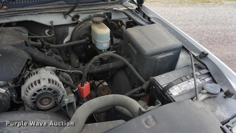 image for item DD7782 2001 Chevrolet Silverado 1500 pickup truck