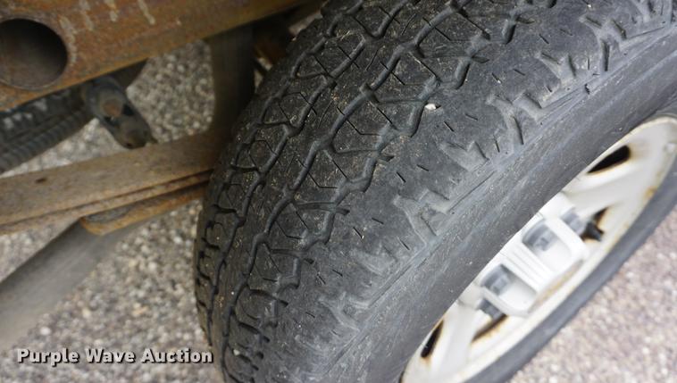 image for item DD7782 2001 Chevrolet Silverado 1500 pickup truck