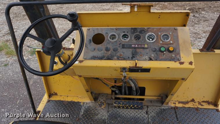 image for item DD7784 Bomag BW12R pneumatic roller