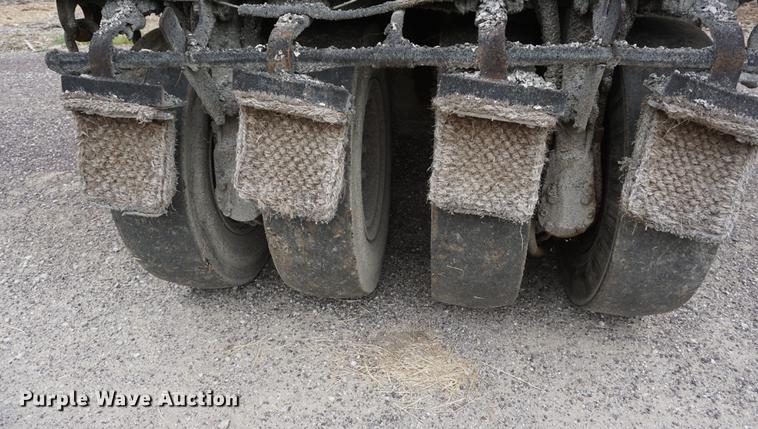 image for item DD7784 Bomag BW12R pneumatic roller