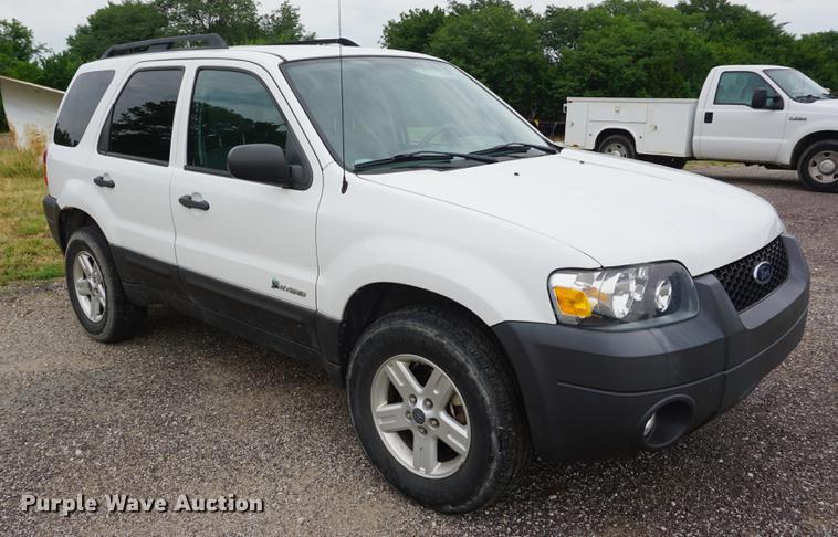 image for item DD7785 2007 Ford Escape Hybrid SUV