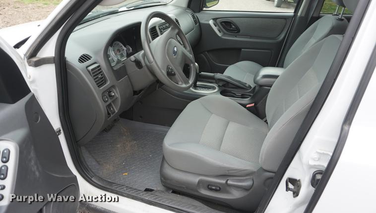 image for item DD7785 2007 Ford Escape Hybrid SUV