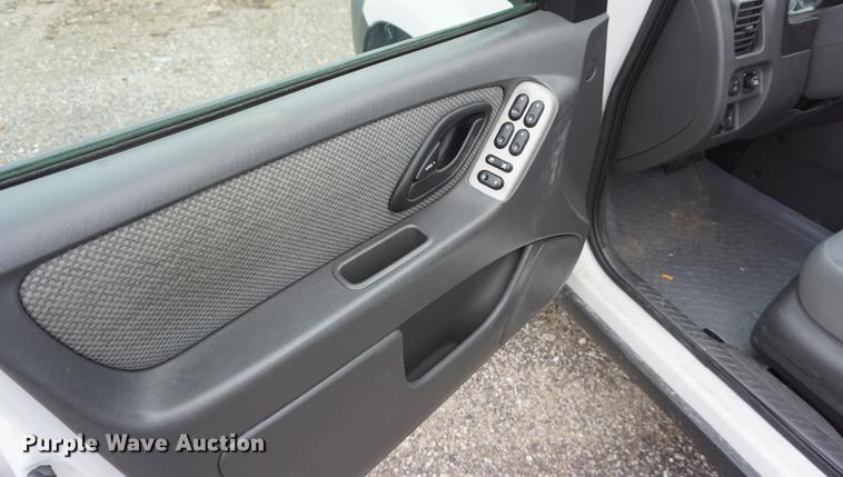 image for item DD7785 2007 Ford Escape Hybrid SUV