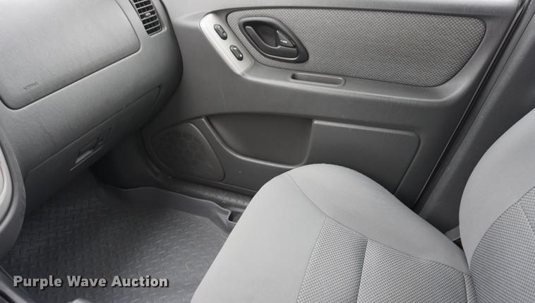 image for item DD7785 2007 Ford Escape Hybrid SUV