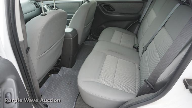 image for item DD7785 2007 Ford Escape Hybrid SUV