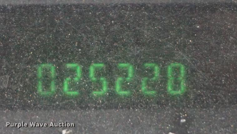 image for item DD7786 2006 Ford F250 Super Duty utility bed pickup truck