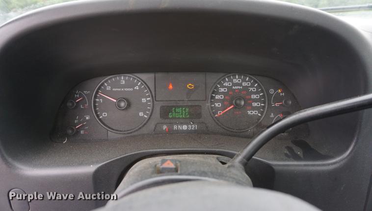 image for item DD7786 2006 Ford F250 Super Duty utility bed pickup truck