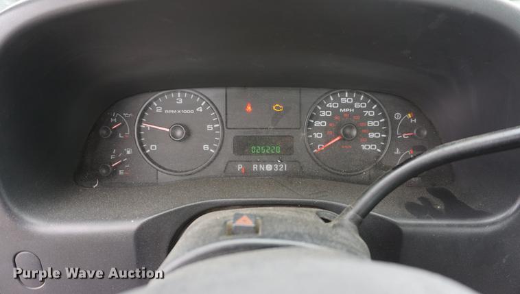 image for item DD7786 2006 Ford F250 Super Duty utility bed pickup truck