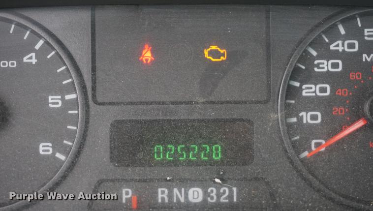 image for item DD7786 2006 Ford F250 Super Duty utility bed pickup truck