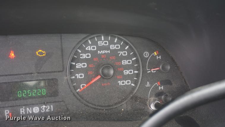 image for item DD7786 2006 Ford F250 Super Duty utility bed pickup truck