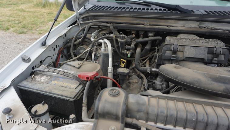 image for item DD7786 2006 Ford F250 Super Duty utility bed pickup truck