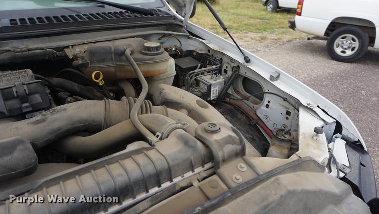 image for item DD7786 2006 Ford F250 Super Duty utility bed pickup truck