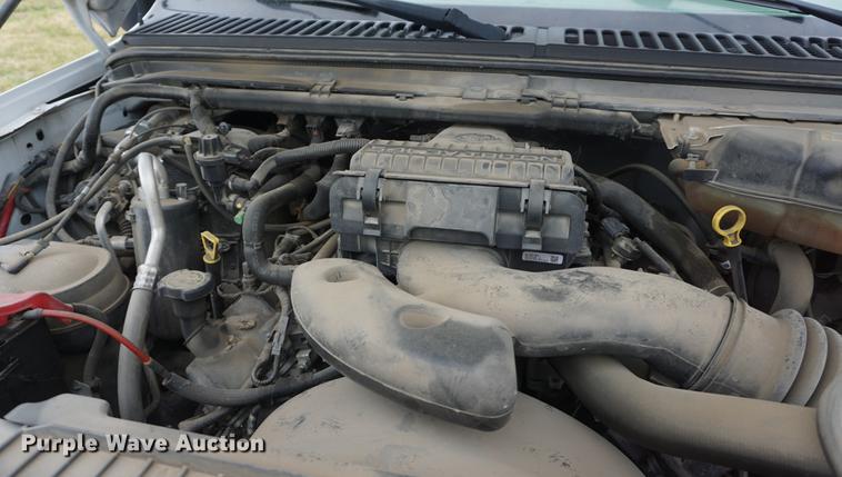 image for item DD7786 2006 Ford F250 Super Duty utility bed pickup truck