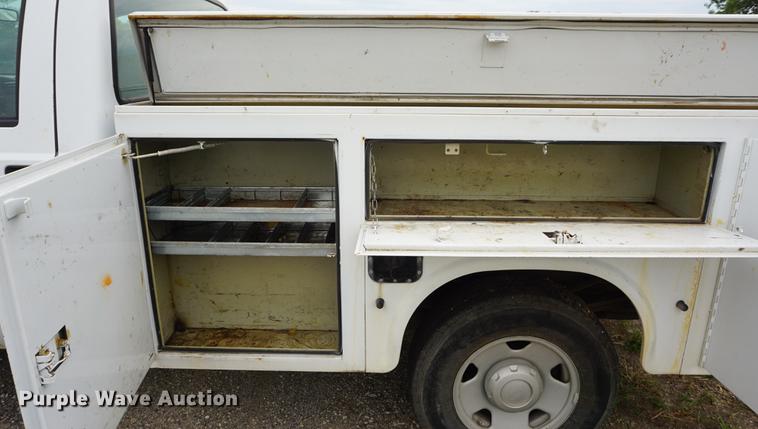 image for item DD7786 2006 Ford F250 Super Duty utility bed pickup truck