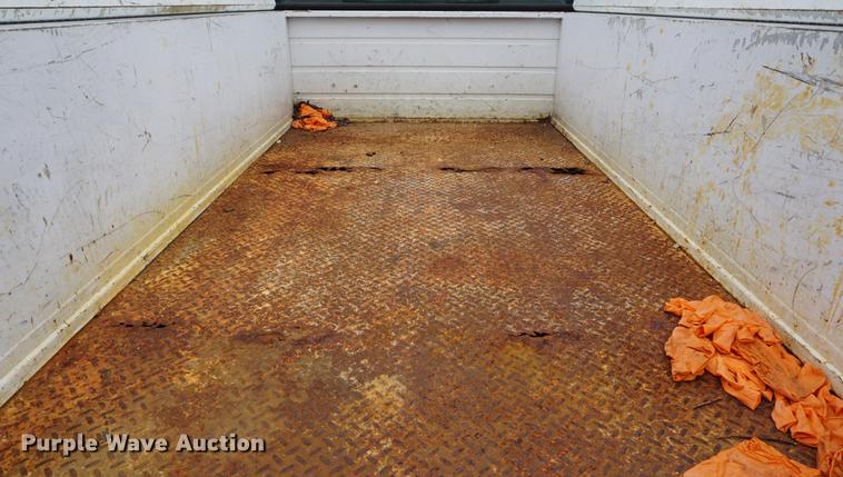 image for item DD7786 2006 Ford F250 Super Duty utility bed pickup truck