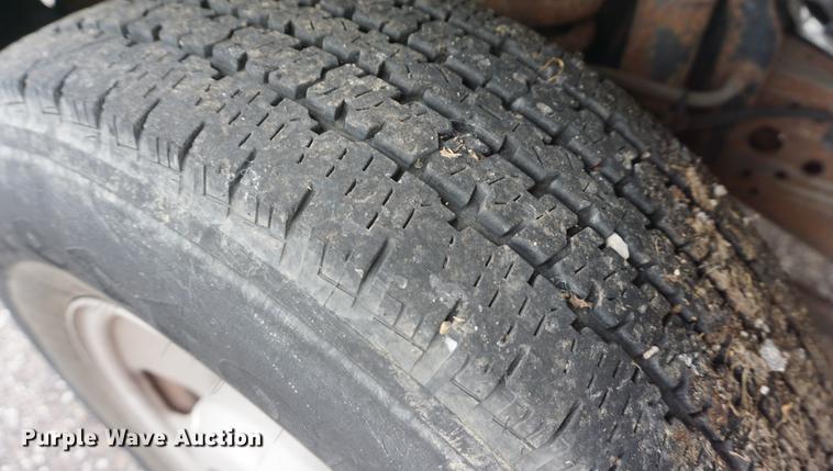 image for item DD7786 2006 Ford F250 Super Duty utility bed pickup truck