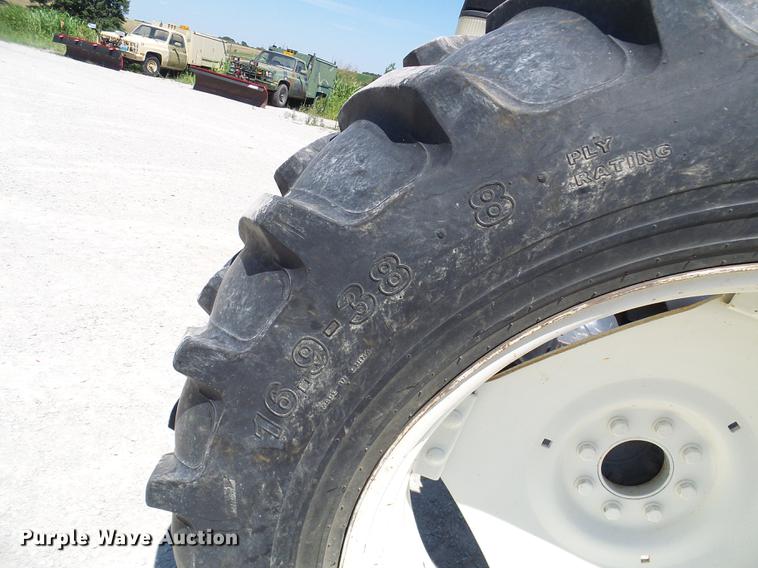 image for item DD8614 1998 New Holland TV140 bi-directional 4WD tractor