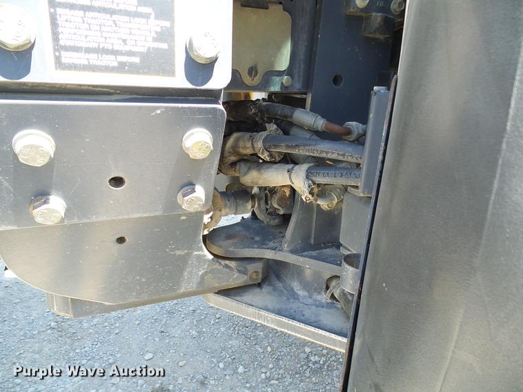 image for item DD8614 1998 New Holland TV140 bi-directional 4WD tractor