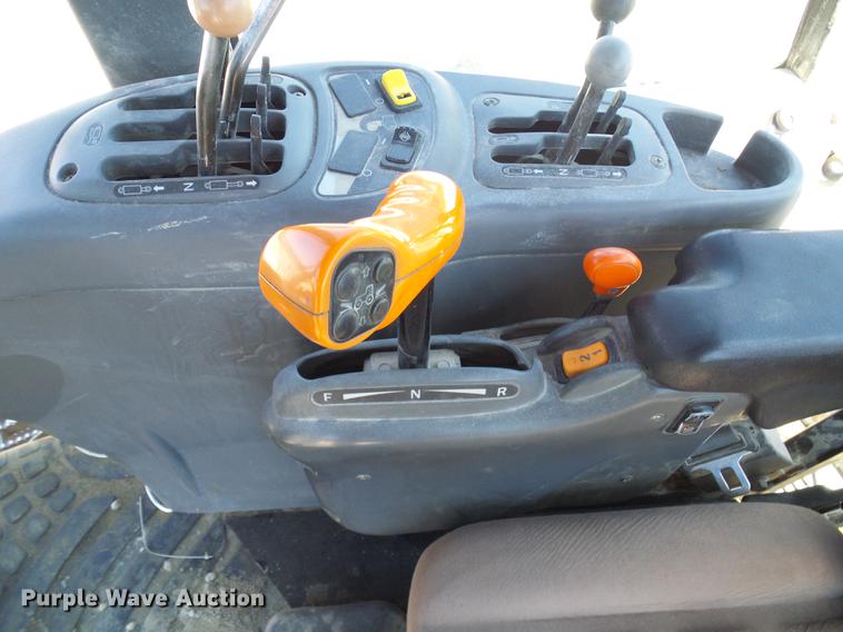 image for item DD8614 1998 New Holland TV140 bi-directional 4WD tractor