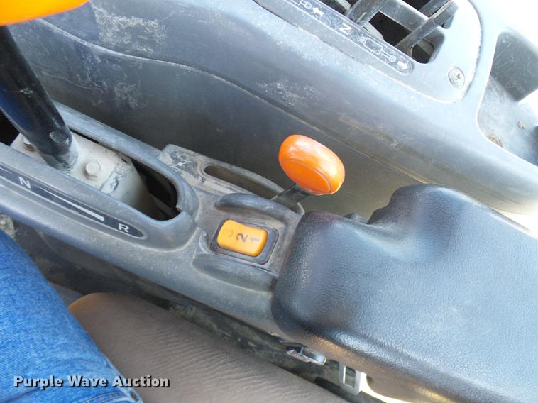 image for item DD8614 1998 New Holland TV140 bi-directional 4WD tractor