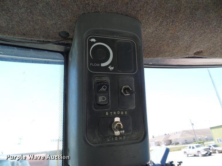 image for item DD8614 1998 New Holland TV140 bi-directional 4WD tractor