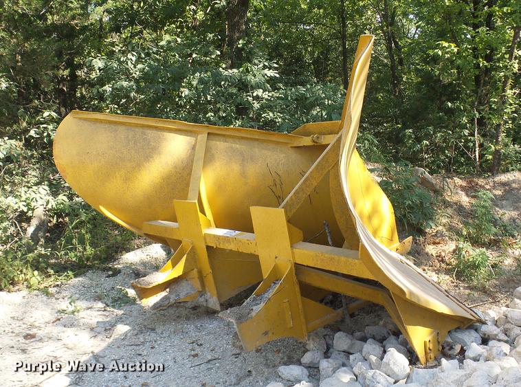 image for item DD8631 Balderson V-plow